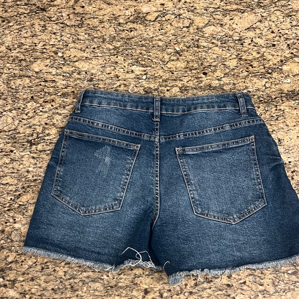 Cotton:On Jean shorts - Picture 2 of 4